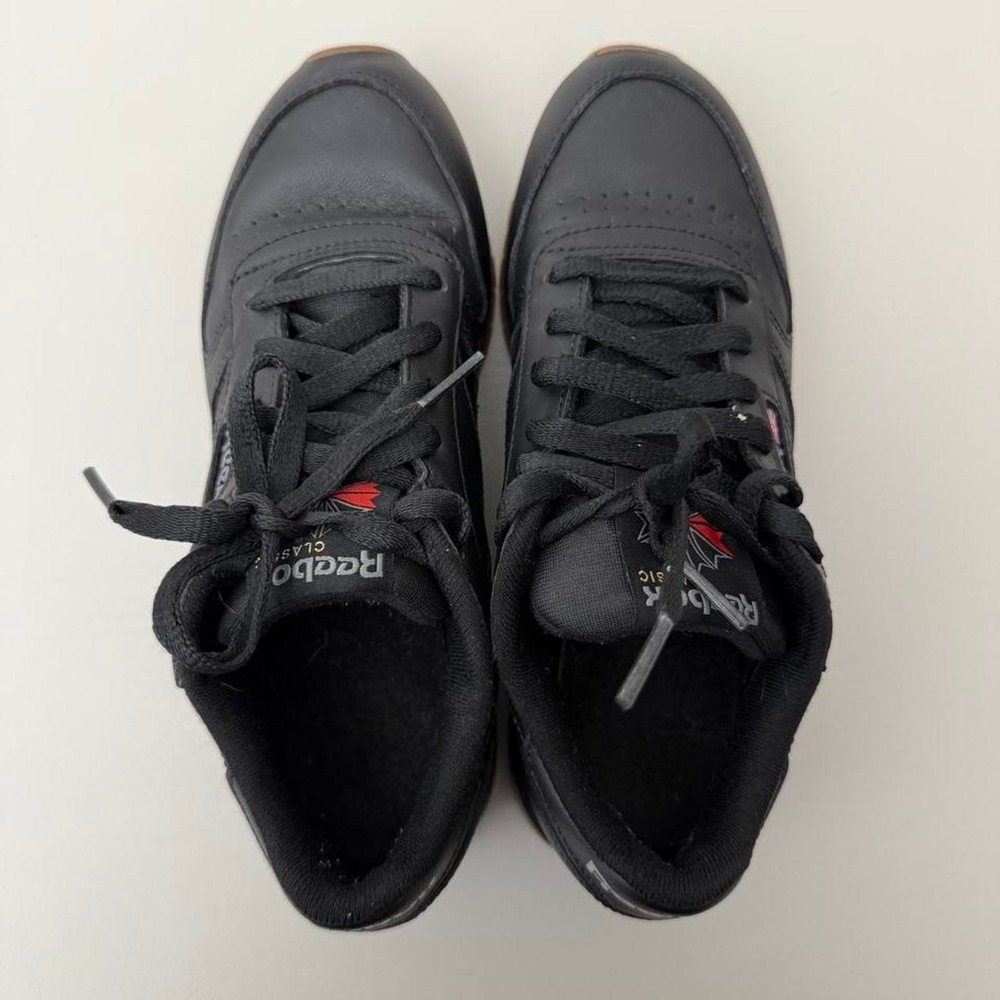 Womens Reebok Classic Leather Athletic Shoe - Black / Gum size 7 US - Picture 3 of 8